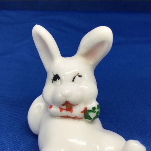 Vintage Porcelain Upside down Bunny Rabbit Figurine - Picture 6 of 9
